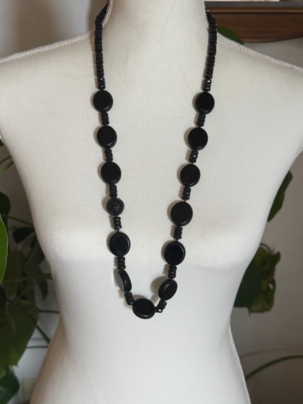 Vintage Liz Claiborne Black Gemstone Chunky Disc Beaded Necklace